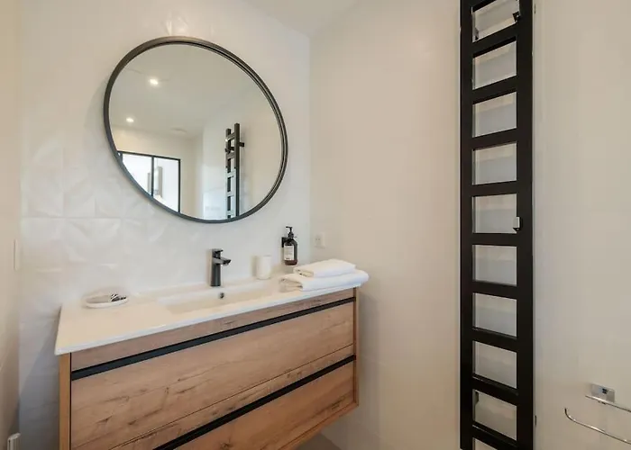 Cordouan Avec Piscine En Bord De