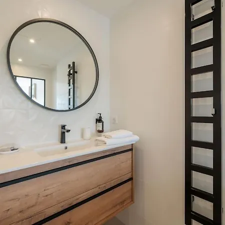 Cordouan Avec Piscine En Bord De